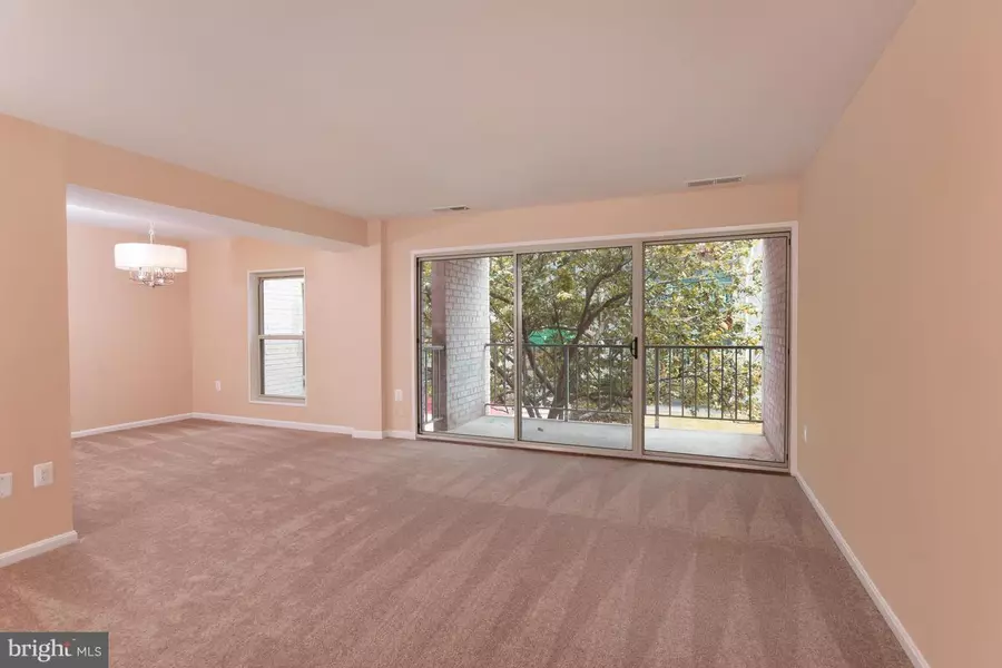 23 CANTERBURY SQ #201, Alexandria, VA 22304