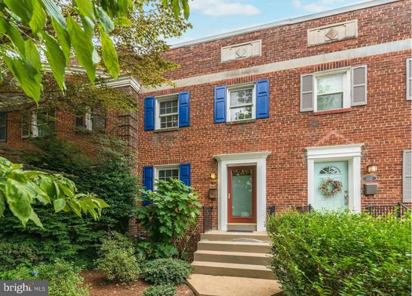 1130 COLONIAL AVE, Alexandria, VA 22314