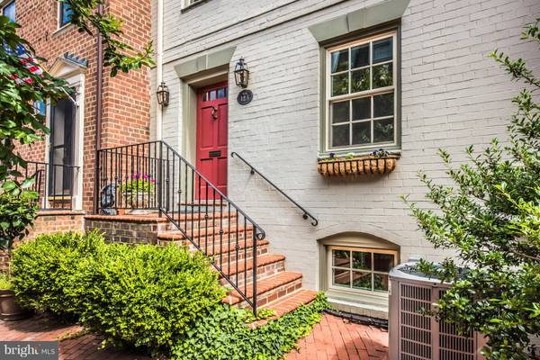 123 CAMERON MEWS, Alexandria, VA 22314