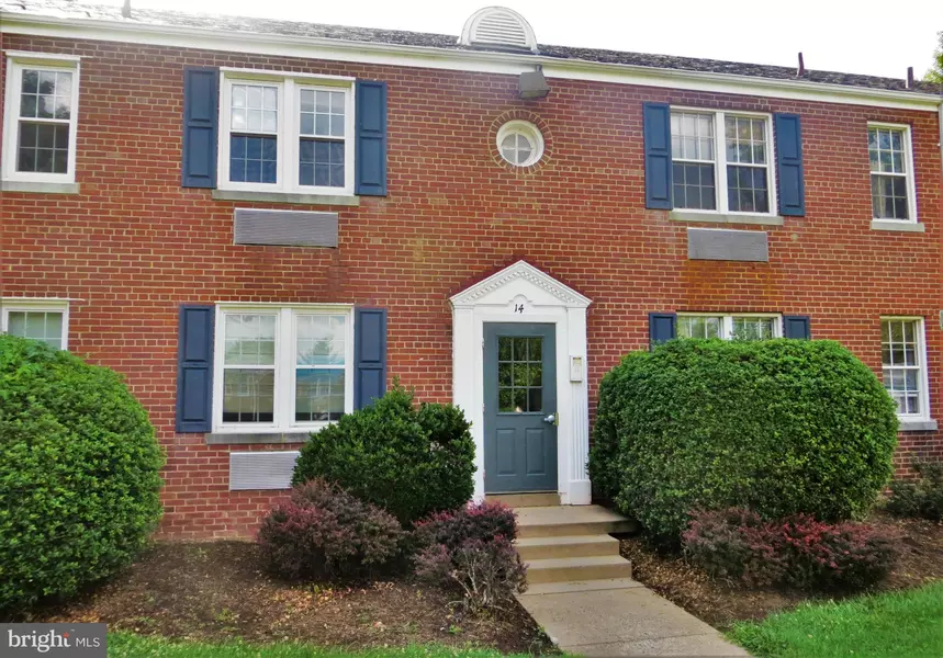 14 AUBURN CT #B, Alexandria, VA 22305