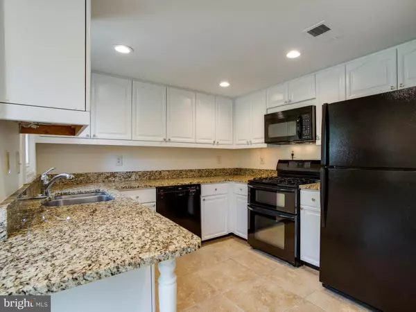 Alexandria, VA 22305,689 W GLEBE RD