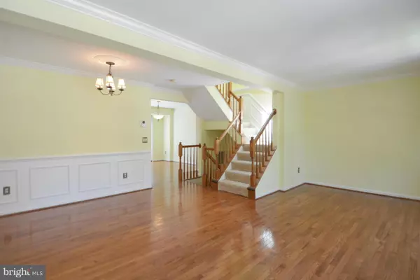 Alexandria, VA 22314,918 ROLFE PL