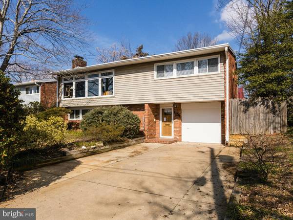 2947 VIEWPOINT RD, Alexandria, VA 22314