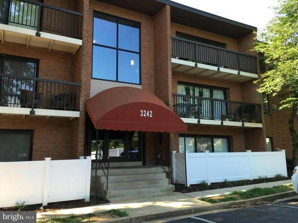 3242 28TH ST #404, Alexandria, VA 22302