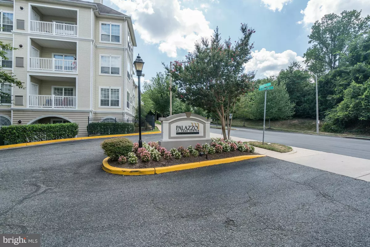 Alexandria, VA 22311,4550 STRUTFIELD LN #2417