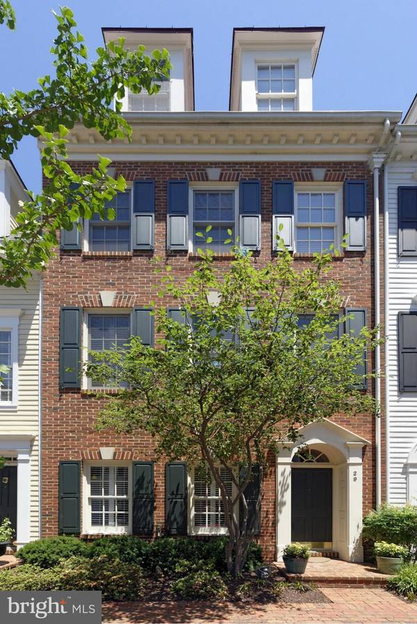 29 ALEXANDER ST, Alexandria, VA 22314