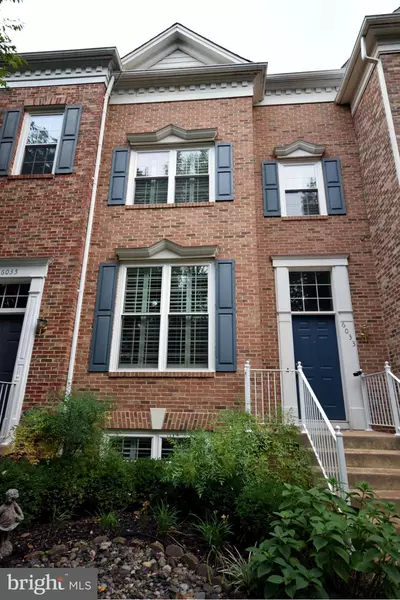 6033 RIDDLE WALK, Alexandria, VA 22312