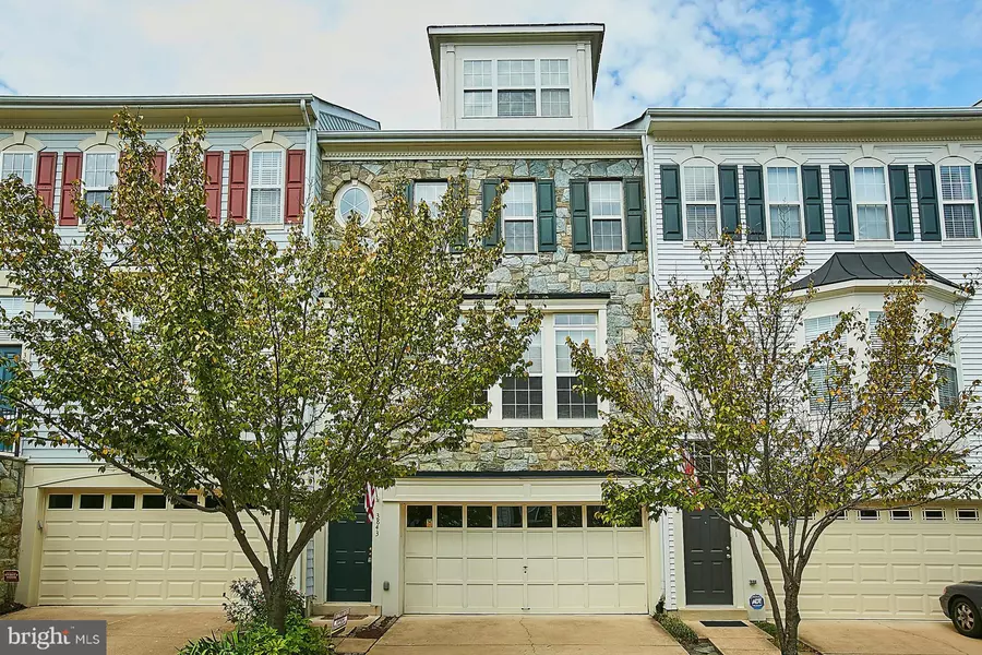 3843 DOMINION MILL DR, Alexandria, VA 22304