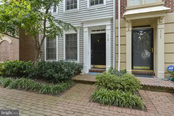 Alexandria, VA 22314,719 FORDS LANDING WAY