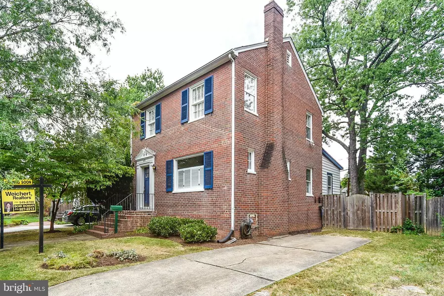 418 LURAY, E AVE, Alexandria, VA 22301