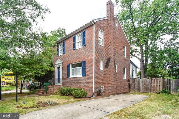 418 LURAY, E AVE, Alexandria, VA 22301