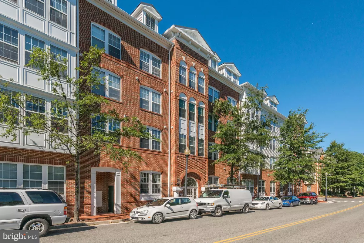 Alexandria, VA 22304,171 SOMERVELLE ST #403