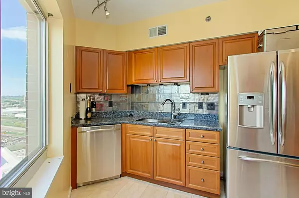 2181 JAMIESON AVE #2102, Alexandria, VA 22314