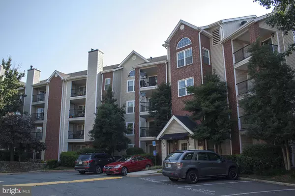 Alexandria, VA 22302,3313 WYNDHAM CIR #2217