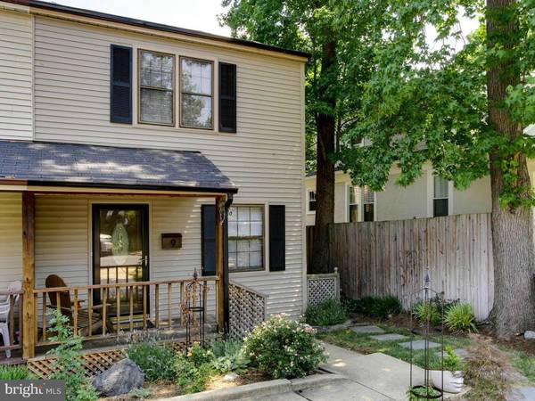 9 LEADBEATER ST, Alexandria, VA 22305