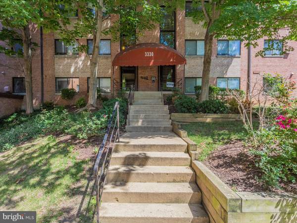 3330 28TH ST #102, Alexandria, VA 22302