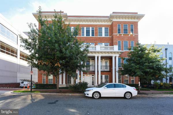 1023 ROYAL ST N #210, Alexandria, VA 22314