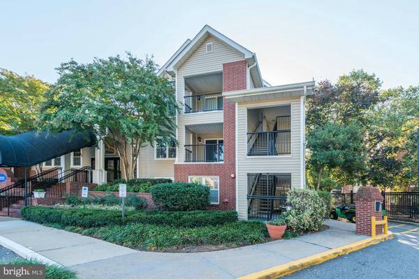 3302-A WYNDHAM CIR #A, Alexandria, VA 22302