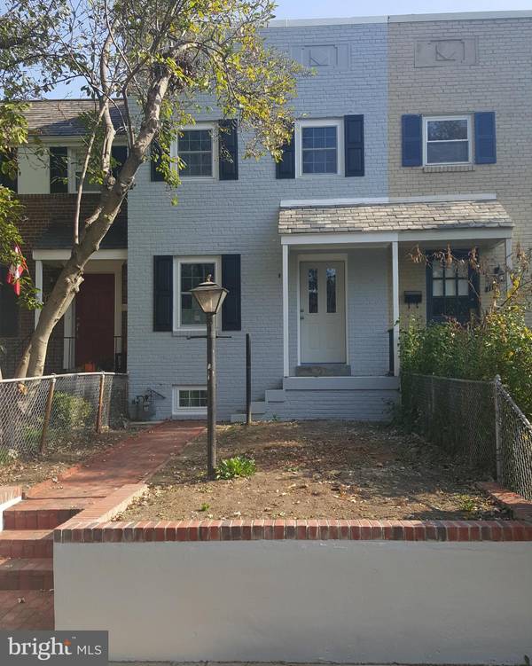 1121 COLONIAL AVE, Alexandria, VA 22314