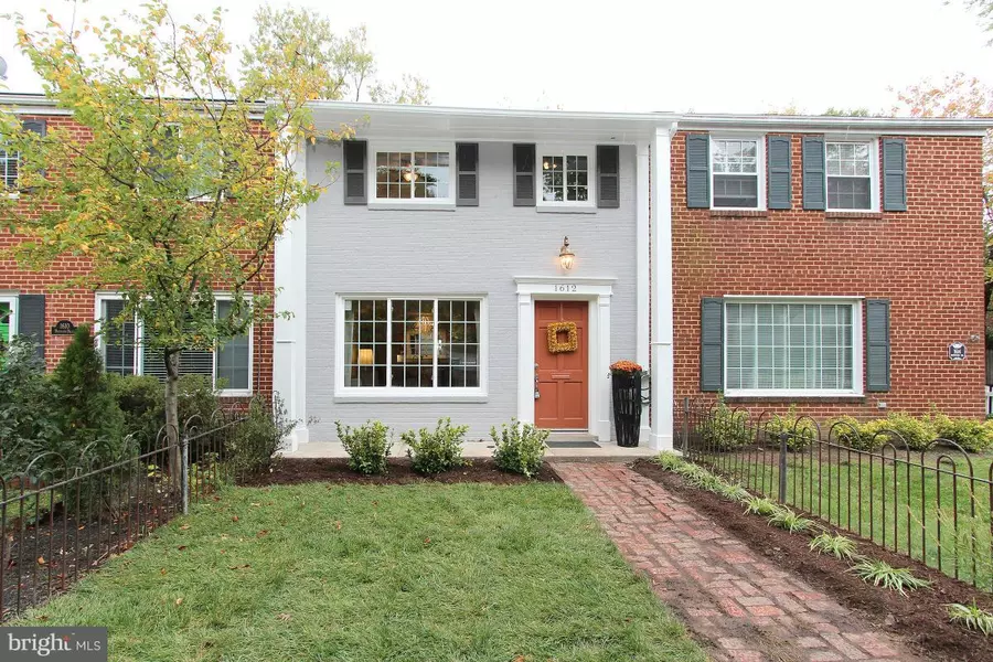 1612 DOGWOOD DR, Alexandria, VA 22302