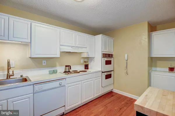 Alexandria, VA 22304,307 YOAKUM PKWY #1220