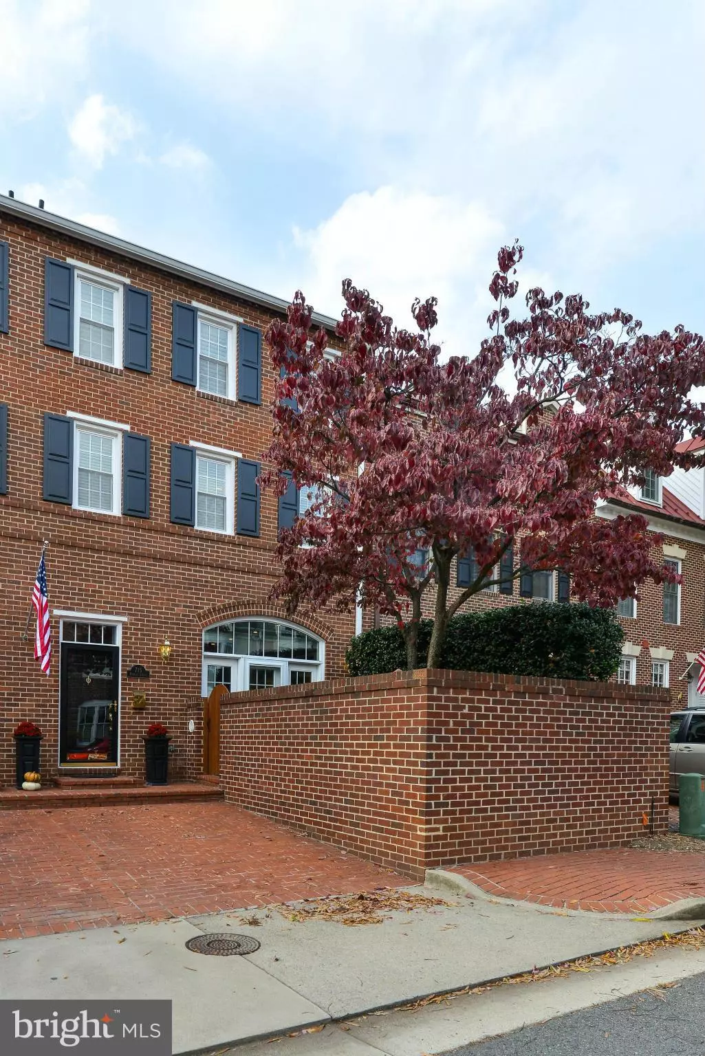 Alexandria, VA 22314,715 POTOMAC ST