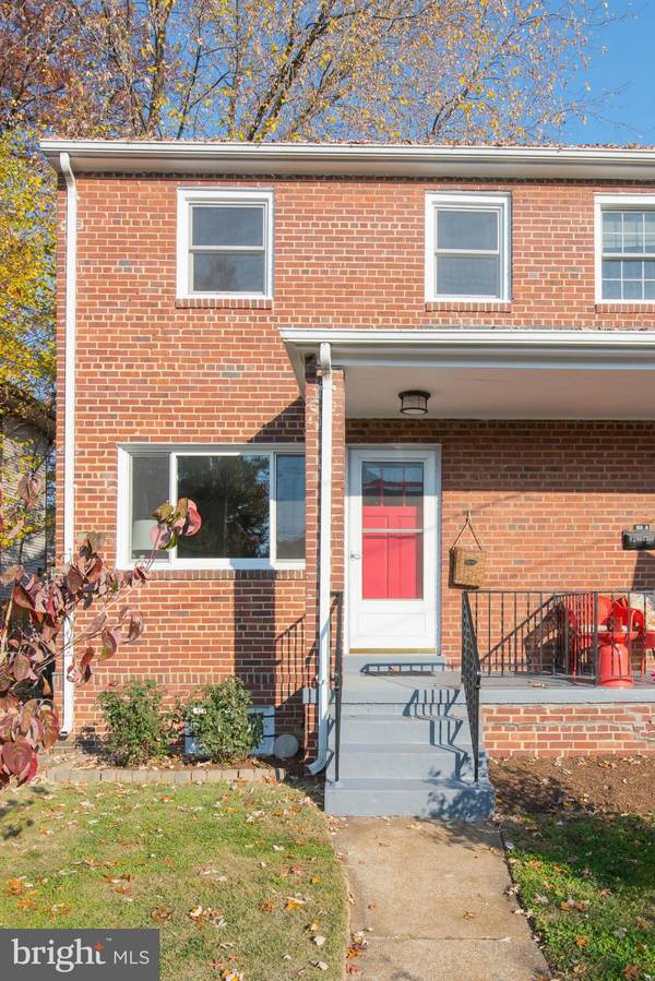 108 OXFORD AVE E, Alexandria, VA 22301