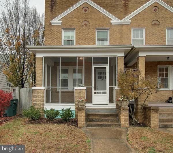 16 SUNSET DR, Alexandria, VA 22301