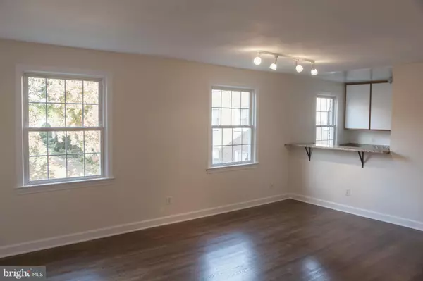 Alexandria, VA 22314,726 FAYETTE ST S #22