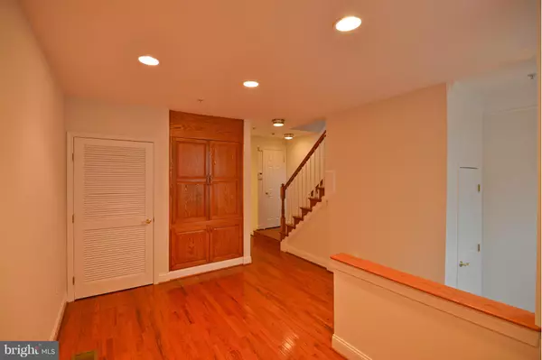 Alexandria, VA 22314,614 TIVOLI PASSAGE WAY