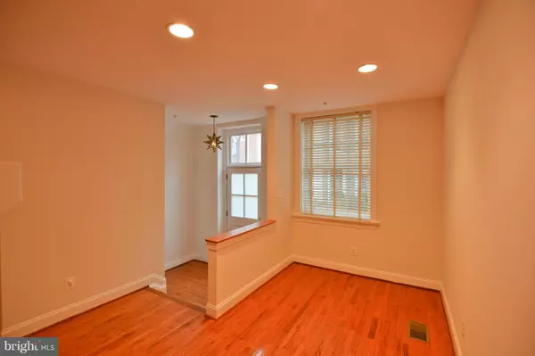 Alexandria, VA 22314,614 TIVOLI PASSAGE WAY