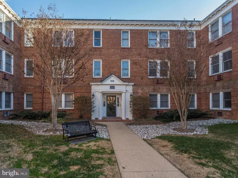 906 WASHINGTON ST #310, Alexandria, VA 22314