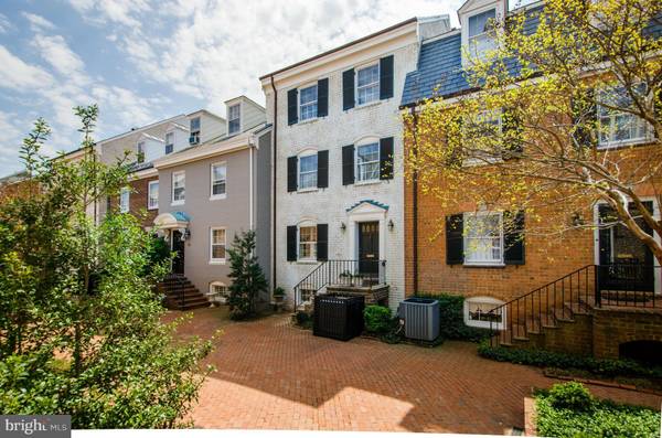 122 CAMERON MEWS, Alexandria, VA 22314