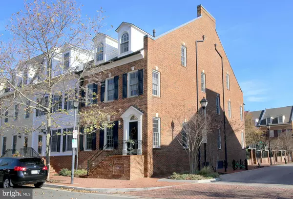 419 PITT ST N, Alexandria, VA 22314