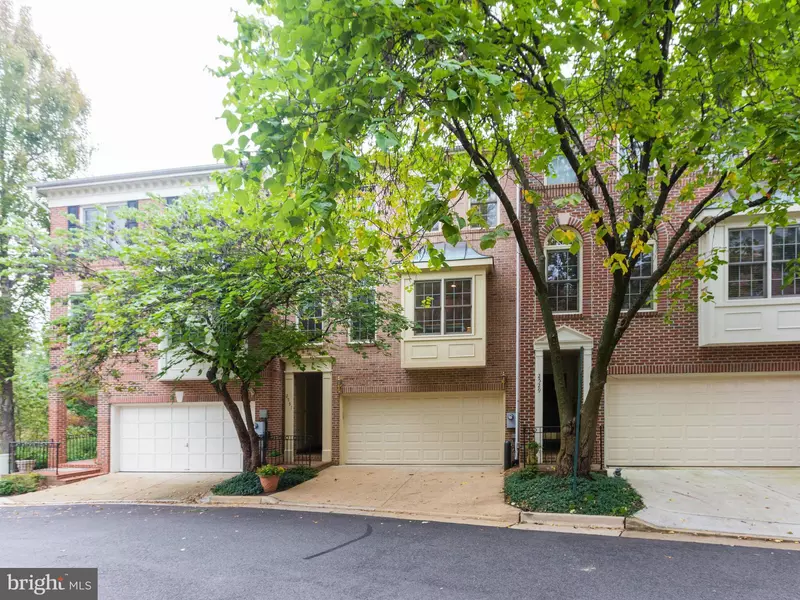 2531 GADSBY PL, Alexandria, VA 22311