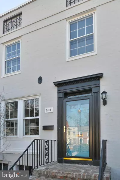 822 ROYAL ST S, Alexandria, VA 22314