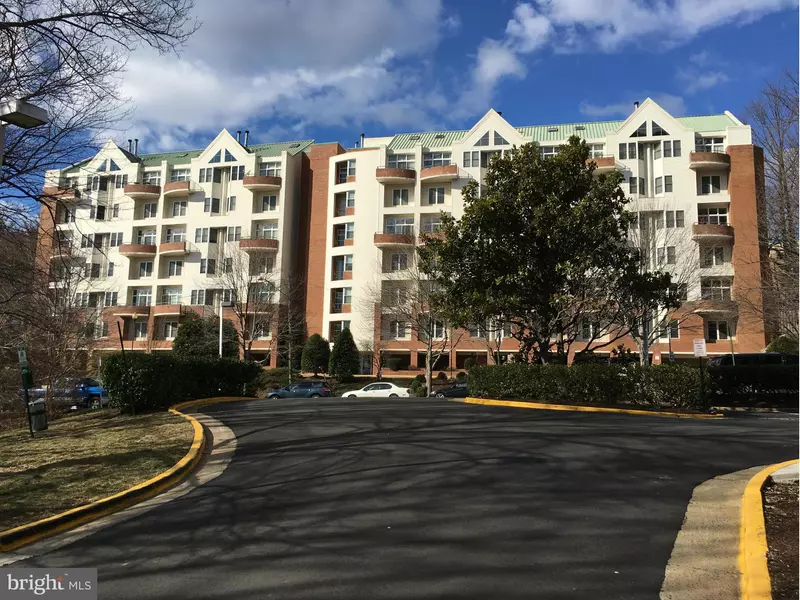 301 REYNOLDS ST #214, Alexandria, VA 22304