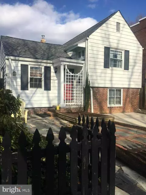 120 MAPLE ST E, Alexandria, VA 22301