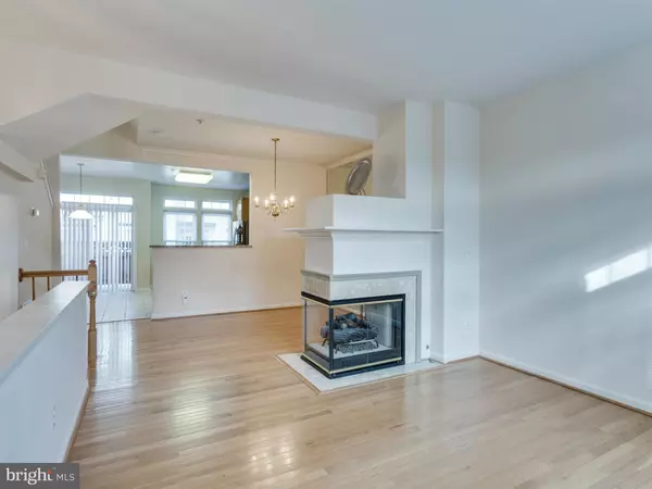 Alexandria, VA 22304,936 HARRISON CIR