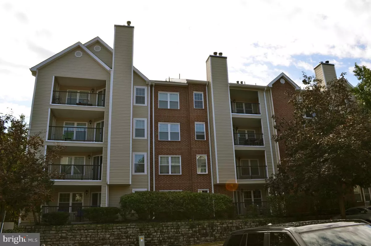 Alexandria, VA 22302,3303 WYNDHAM CIR #343