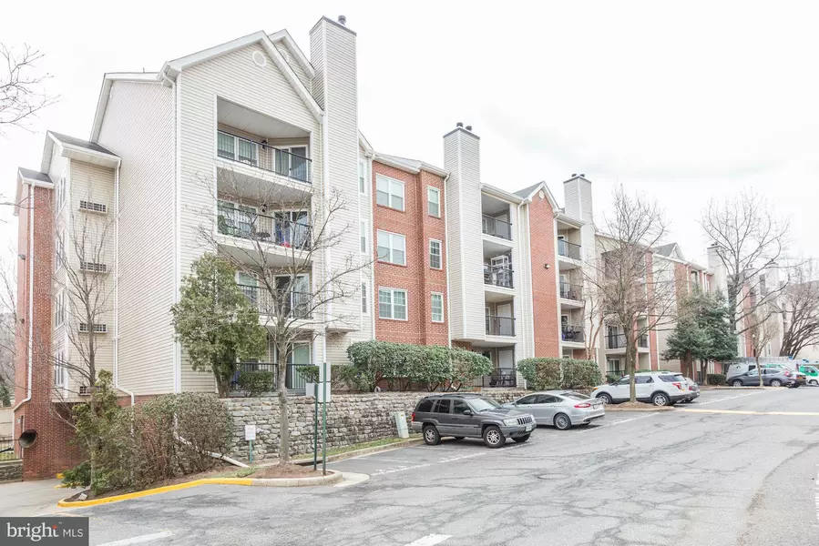 3311 WYNDHAM CIR #4189, Alexandria, VA 22302