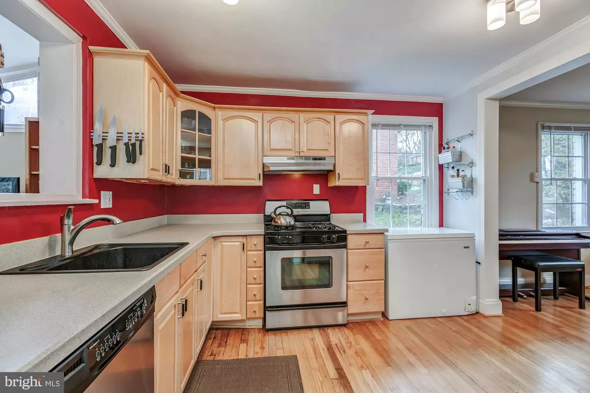 Alexandria, VA 22314,719 UPLAND PL