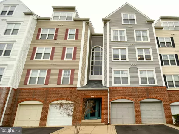 287 PICKETT ST #201, Alexandria, VA 22304