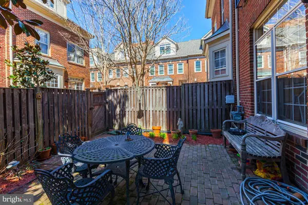 Alexandria, VA 22314,820 RIVERGATE PL