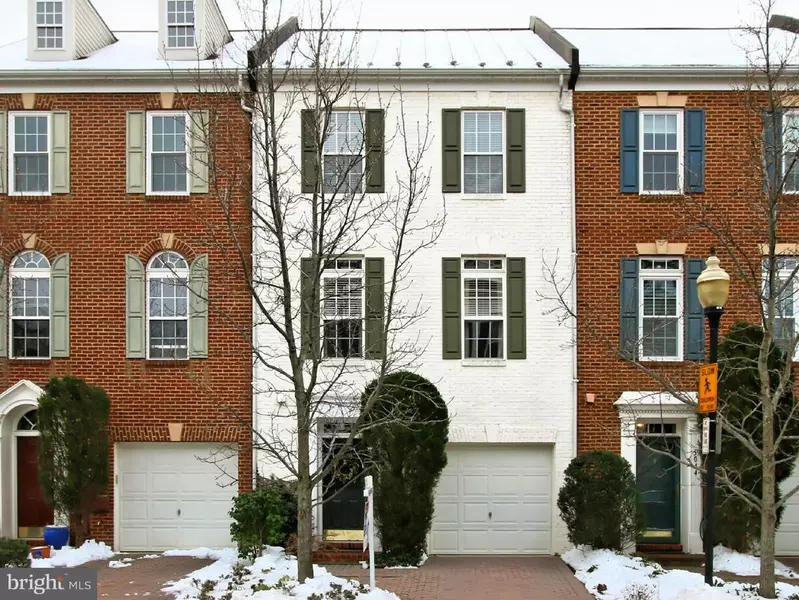 5042 GRIMM DR, Alexandria, VA 22304