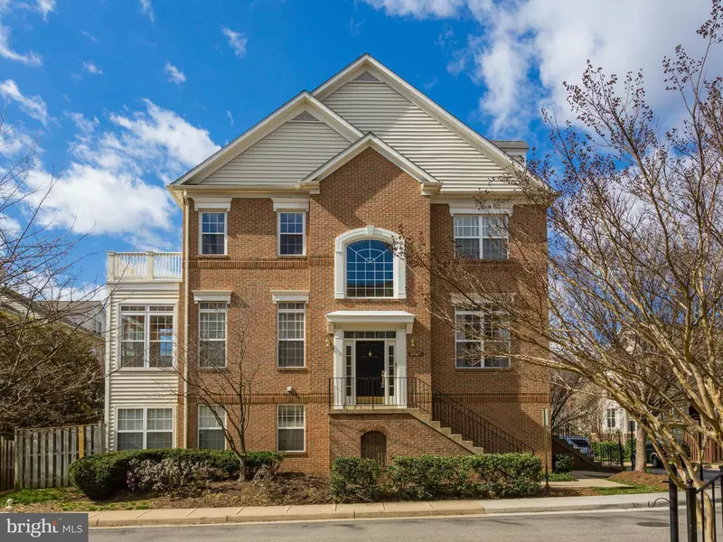 2429 GORGAS PL, Alexandria, VA 22311