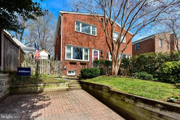 25 UHLER AVE W, Alexandria, VA 22301