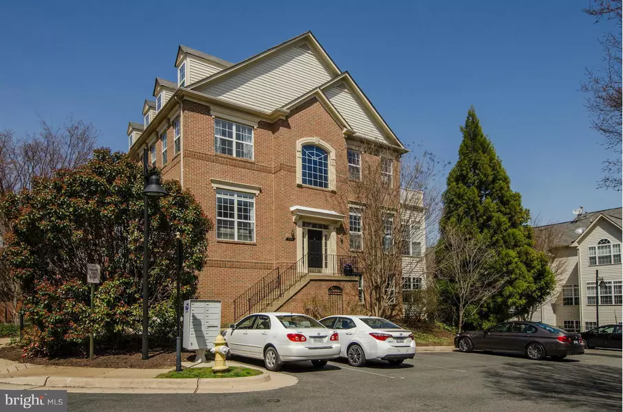 4633 LATROBE PL, Alexandria, VA 22311