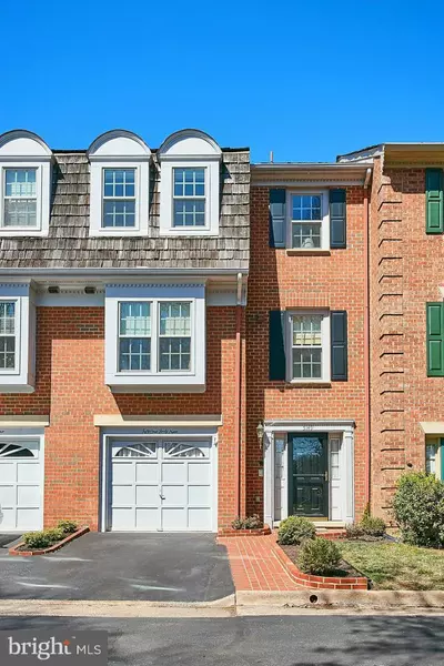 5149 HERITAGE LN, Alexandria, VA 22311