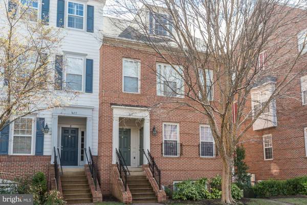 1631 HUNTING CREEK DR #A, Alexandria, VA 22314